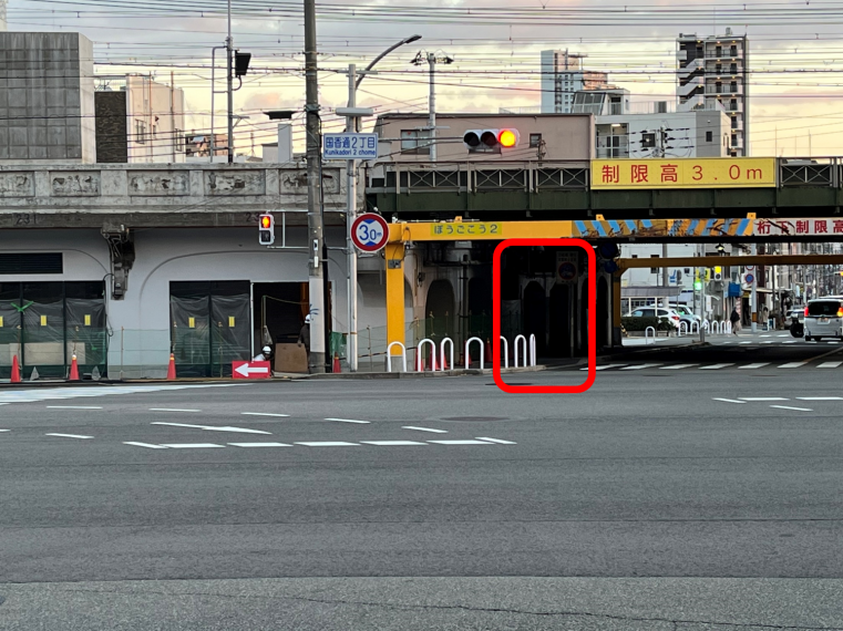 阪急春日野道駅西停留所写真です。