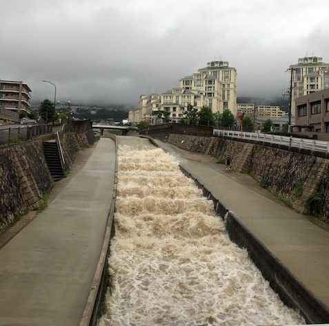 集中豪雨のときの住吉川